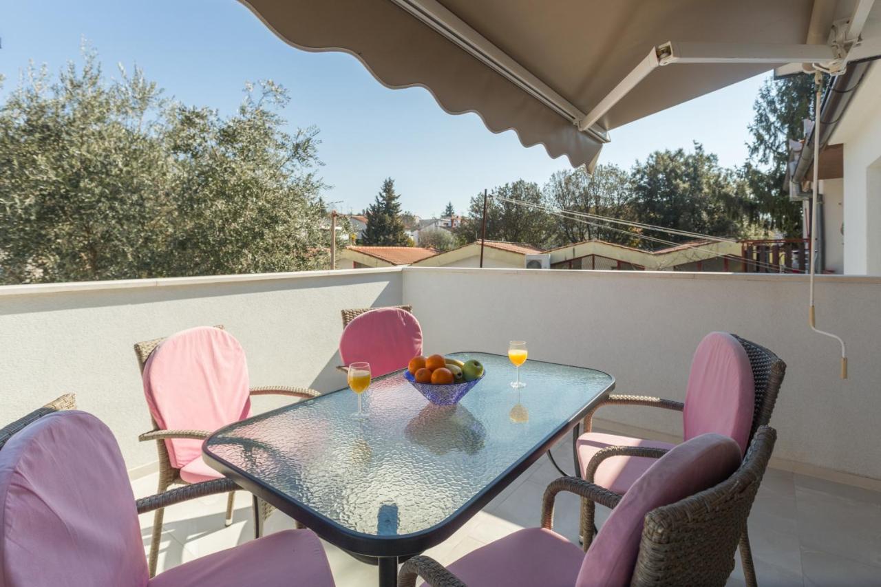 Alex Deluxe Apartments On Beach Πόρετς Εξωτερικό φωτογραφία