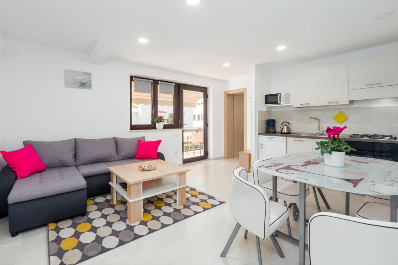Alex Deluxe Apartments On Beach Πόρετς Εξωτερικό φωτογραφία