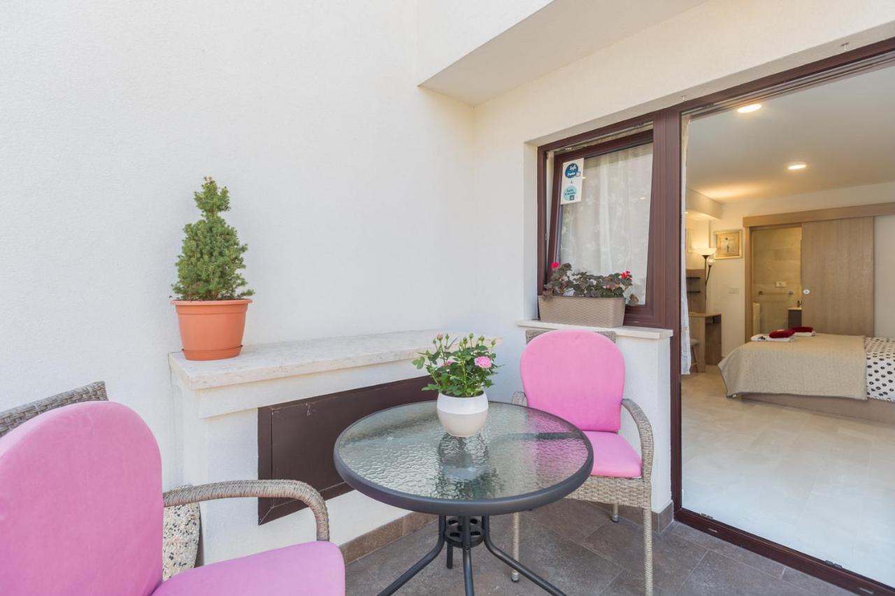 Alex Deluxe Apartments On Beach Πόρετς Εξωτερικό φωτογραφία