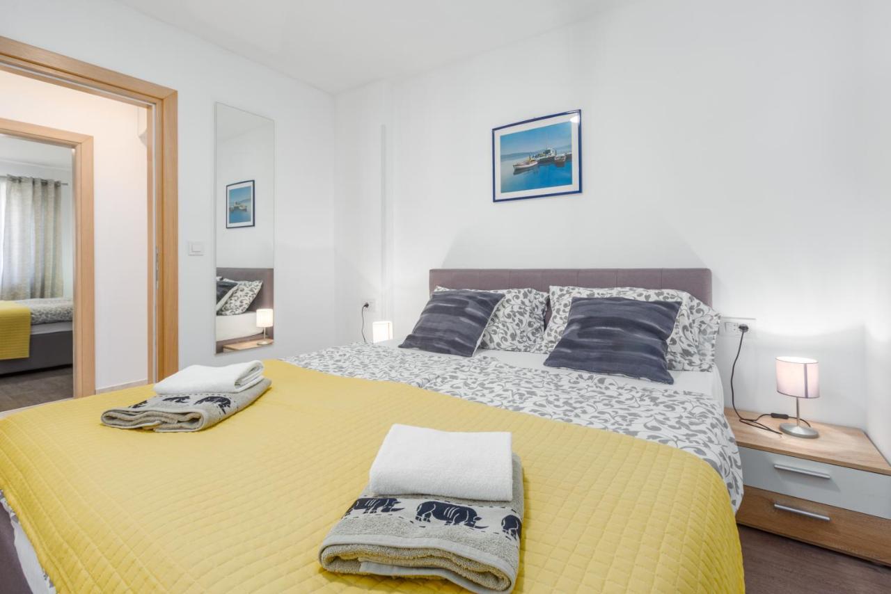 Alex Deluxe Apartments On Beach Πόρετς Εξωτερικό φωτογραφία